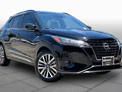 Certified 2024 Nissan Kicks SR w/ SR Premium Package FWD image 3