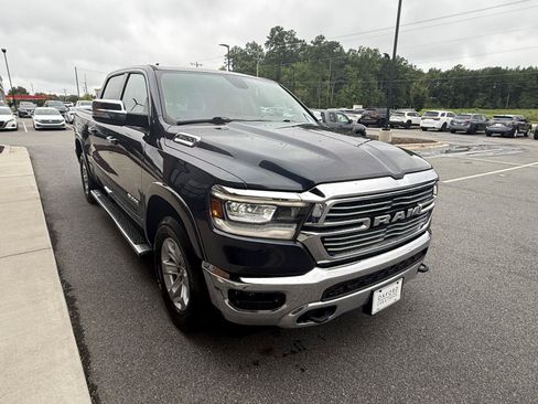 Used 2019 RAM 1500 Laramie AWD/4WD image 8