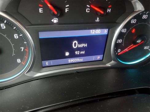 Used 2020 Chevrolet Traverse LT image 25