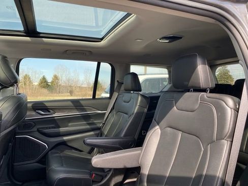 Used 2022 Jeep Grand Cherokee L Limited image 16