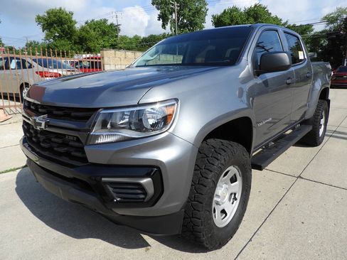 Used 2022 Chevrolet Colorado W/T w/ WT Convenience Package AWD/4WD image 6