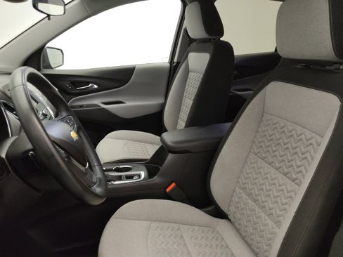 Used 2023 Chevrolet Equinox LT w/ Driver Convenience Package image 17