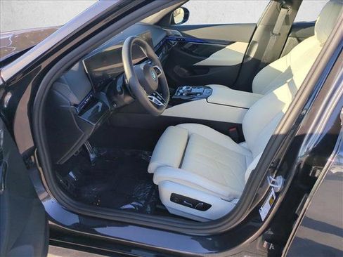 Certified 2026 BMW 550e xDrive AWD/4WD image 17
