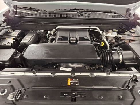 Used 2024 Chevrolet Colorado ZR2 w/ Technology Package image 34