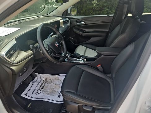 Used 2024 Buick Encore GX Sport Touring FWD image 10