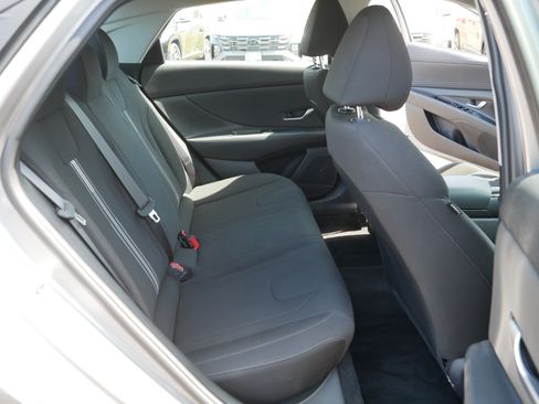 Used 2023 Hyundai Elantra SEL w/ Convenience Package FWD image 18