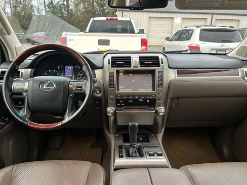 Used 2011 Lexus GX 460 image 17