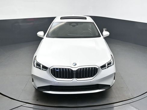 Certified 2025 BMW 530i xDrive w/ Premium Package image 37