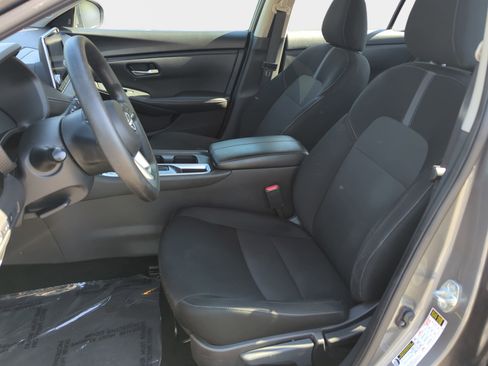 Used 2024 Nissan Sentra SV FWD image 12