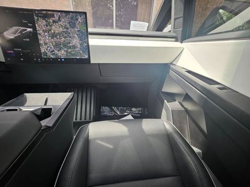 Used 2024 Tesla Cybertruck AWD Crew Cab image 64