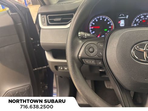 Used 2020 Toyota RAV4 XLE w/ Carpet Mat Package image 19