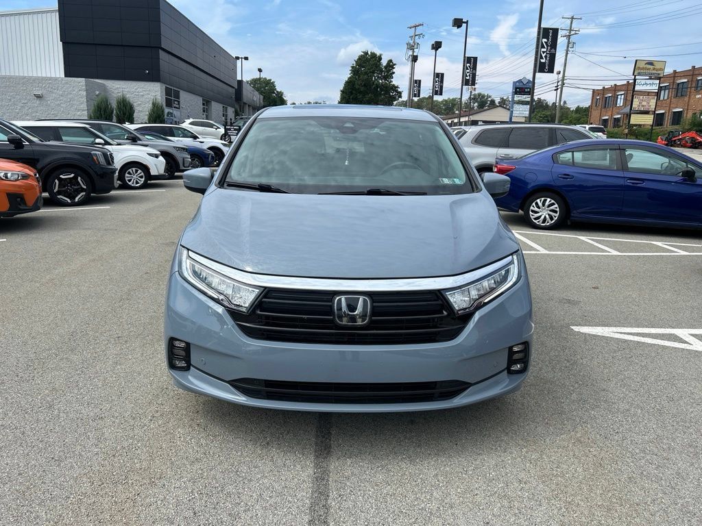 Used 2023 Honda Odyssey Touring image 2