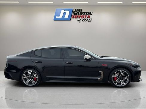 Used 2018 Kia Stinger GT2 AWD/4WD image 4