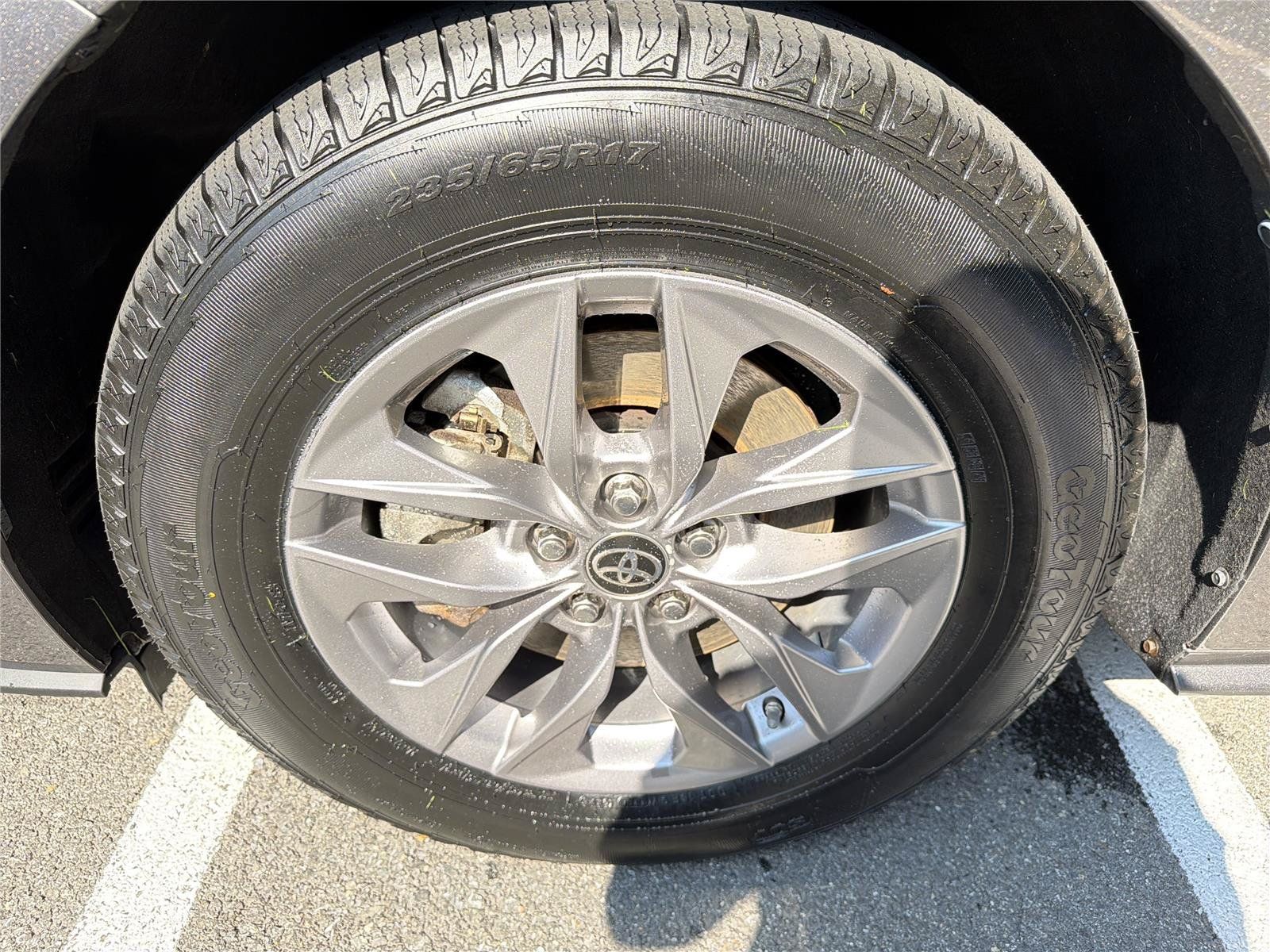 Used 2021 Toyota Sienna XLE FWD image 5
