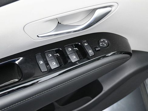 Used 2023 Hyundai Tucson Limited AWD/4WD image 16