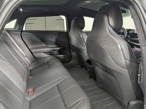 Used 2022 Lucid Air Grand Touring image 24