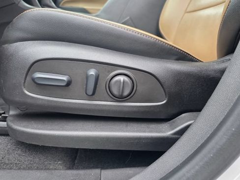 Used 2023 Chevrolet Equinox Premier AWD/4WD image 12