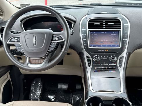 Used 2020 Lincoln Nautilus Reserve w/ Equipment Group 201A AWD/4WD image 2