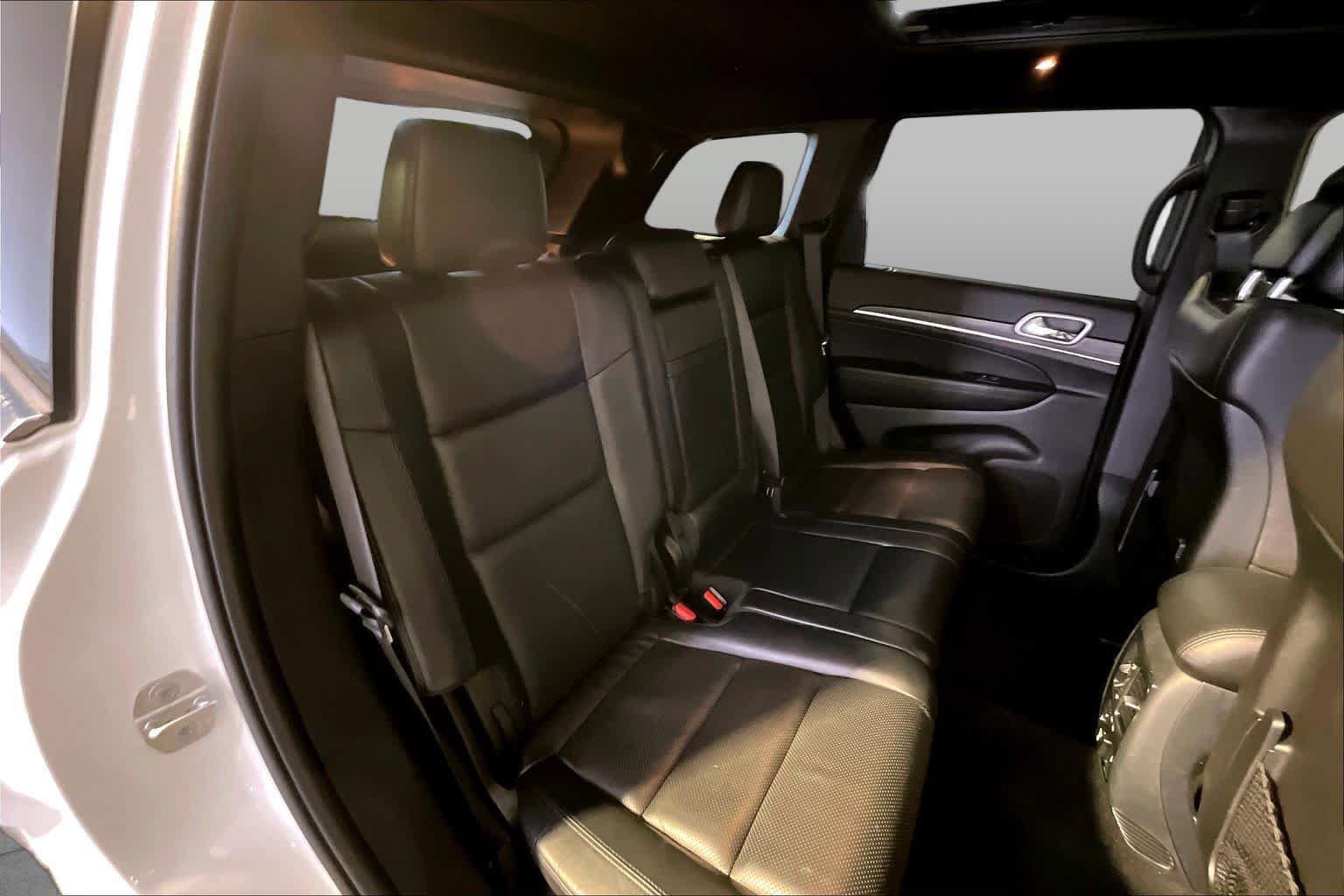 Used 2019 Jeep Grand Cherokee Limited w/ Luxury Group II AWD/4WD image 20