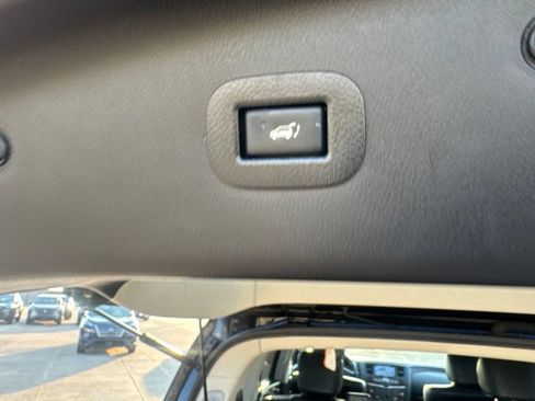 Used 2020 Nissan Armada SL w/ Premium Package RWD image 32