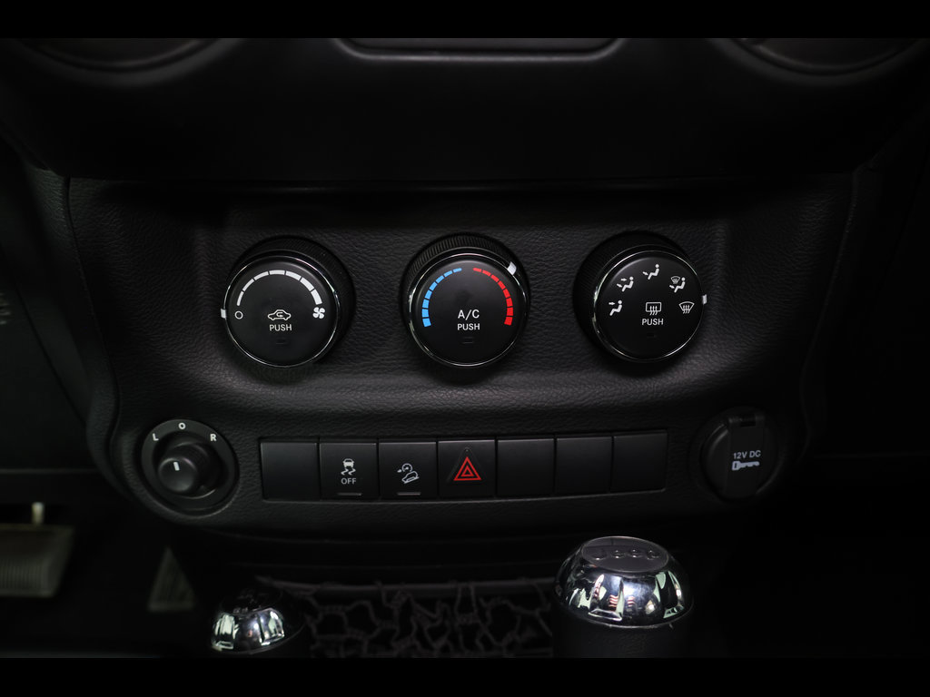 Used 2013 Jeep Wrangler Sport AWD/4WD image 17