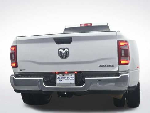 Used 2024 RAM 3500 Tradesman w/ Chrome Appearance Group AWD/4WD image 7