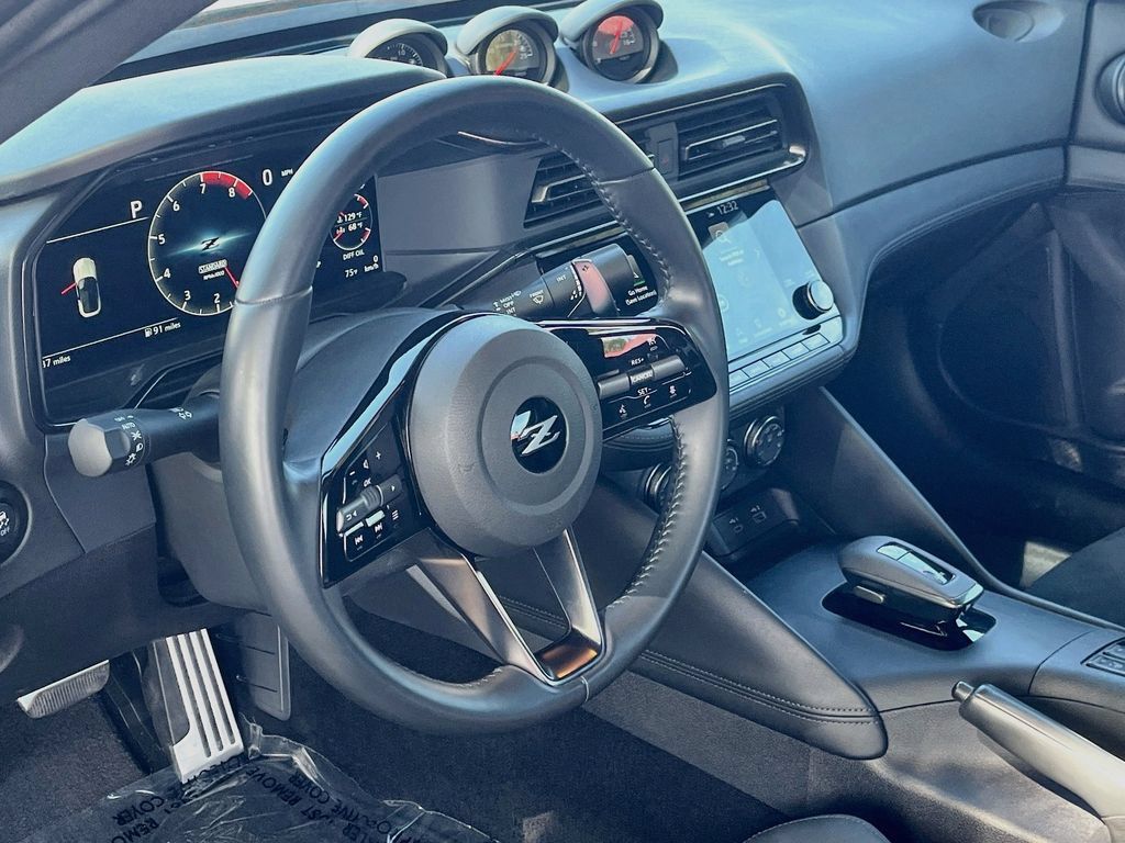 Used 2025 Nissan Z Performance w/ Floor Mat Package RWD image 9