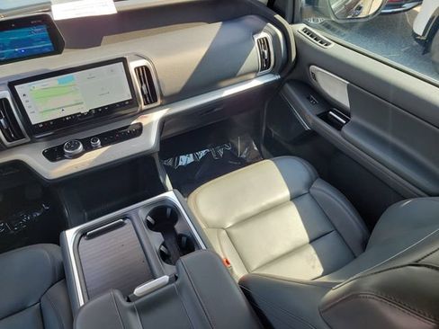 Used 2025 Ford Expedition Max Active AWD/4WD image 14