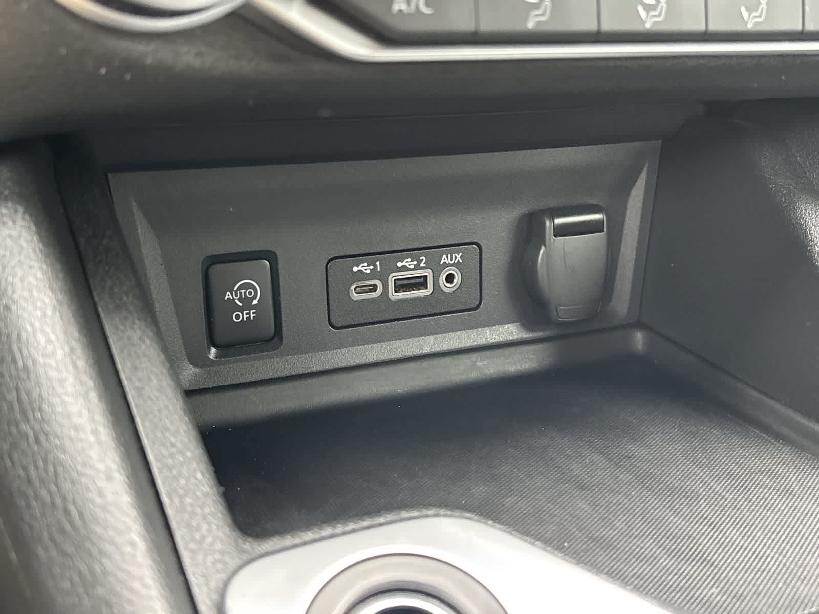 Used 2024 Nissan Sentra SV FWD image 25