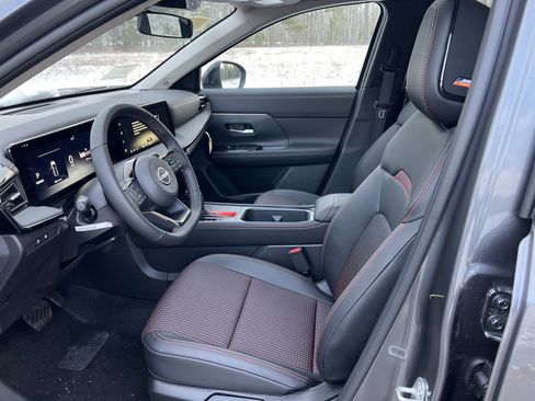 New 2026 Nissan Kicks SR w/ SR Premium Package image 4