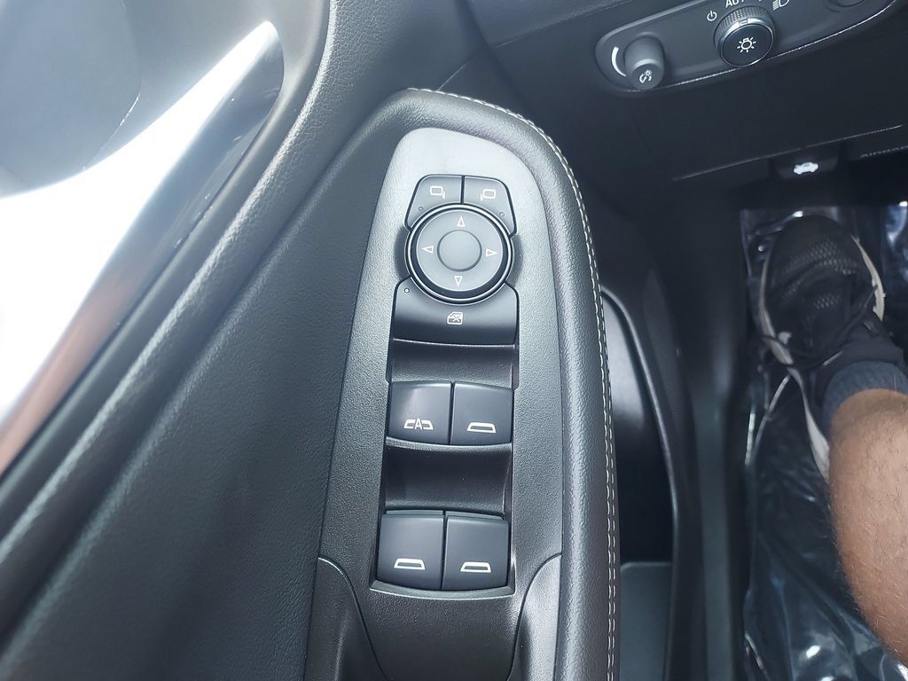 Used 2023 Buick Encore GX Select w/ Safety Package II AWD/4WD image 23