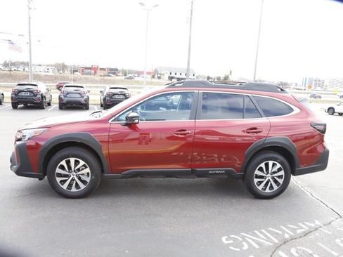 Certified 2025 Subaru Outback Premium w/ Popular Package #1A AWD/4WD image 7