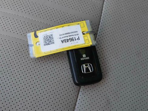 Used 2019 Honda Accord Touring image 17