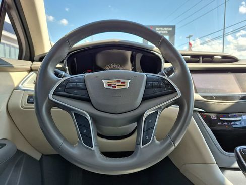 Used 2017 Cadillac XT5 Luxury FWD image 23