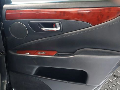 Used 2007 Lexus LS 460 image 21