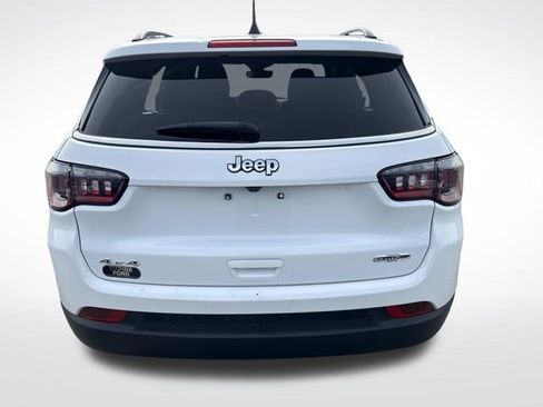 Used 2024 Jeep Compass Latitude image 4