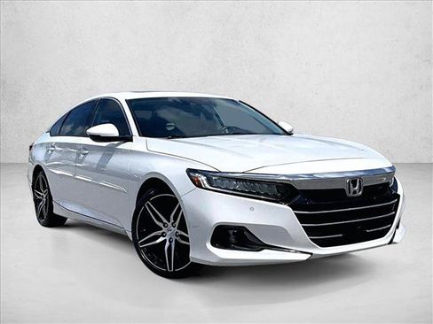 Used 2021 Honda Accord Touring image 11