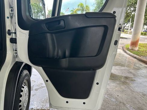 Used 2025 RAM ProMaster 2500 w/ Convenience Group FWD image 23