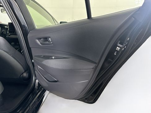 Used 2025 Toyota Corolla LE w/ Convenience Package FWD image 28
