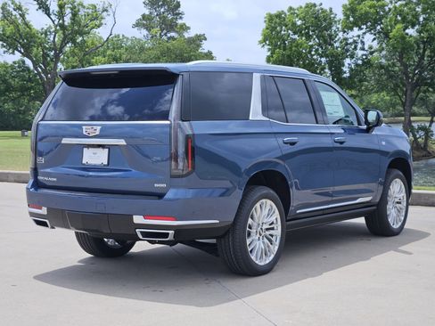 New 2026 Cadillac Escalade Luxury w/ Touring Package AWD/4WD image 3