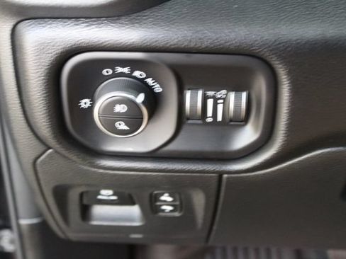 Used 2023 RAM 1500 Laramie AWD/4WD image 16