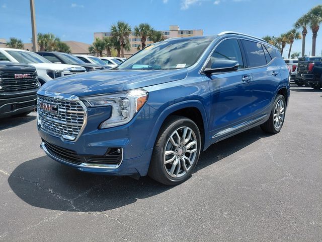 Used 2024 GMC Terrain Denali w/ Denali Premium Package AWD/4WD image 5