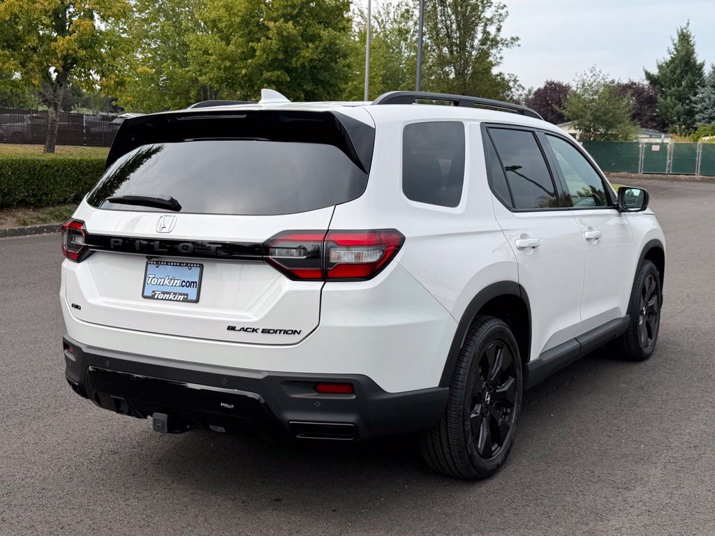 New 2026 Honda Pilot Black Edition image 8