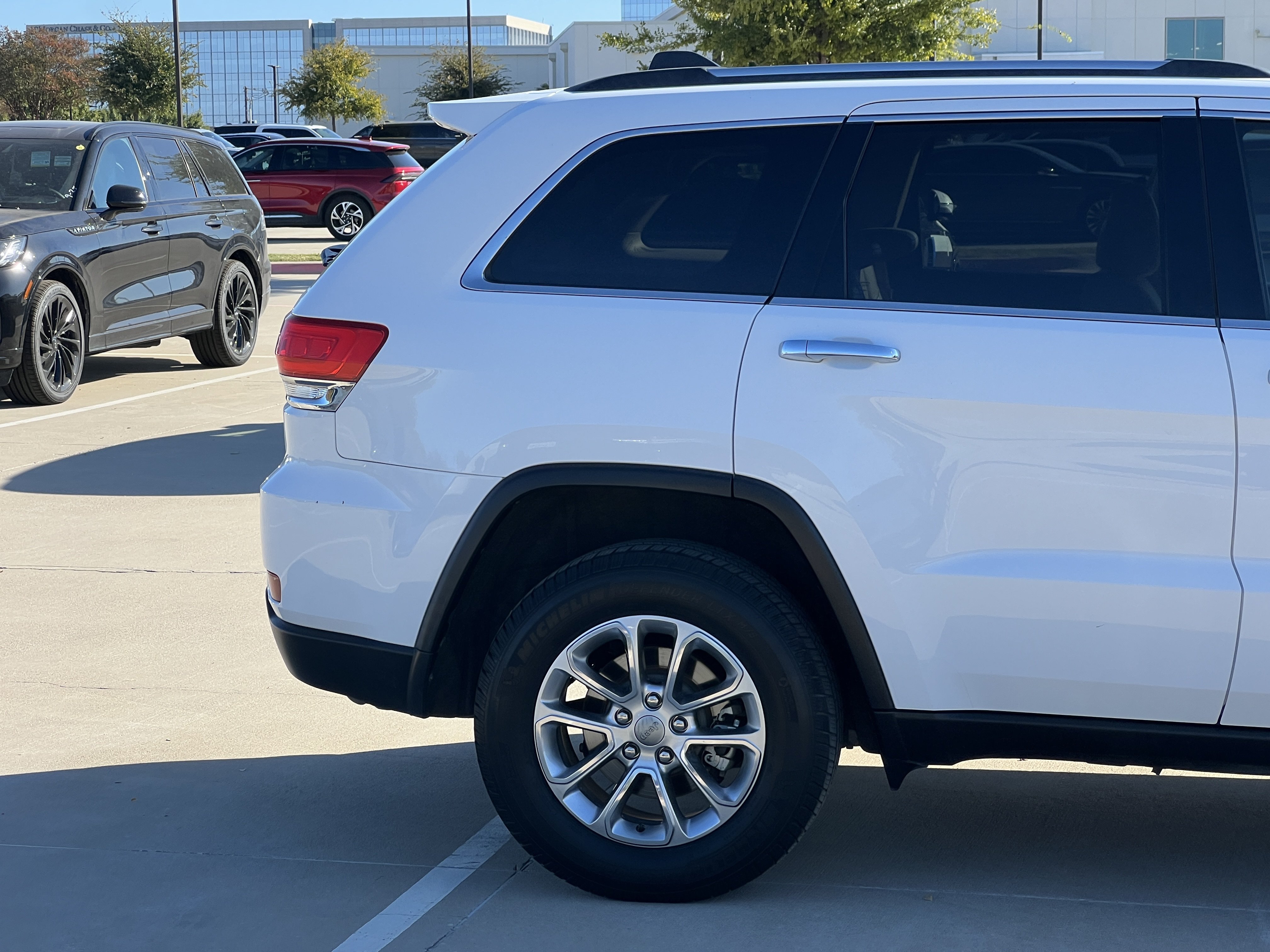 Used 2014 Jeep Grand Cherokee Limited w/ Trailer Tow Group IV RWD image 11