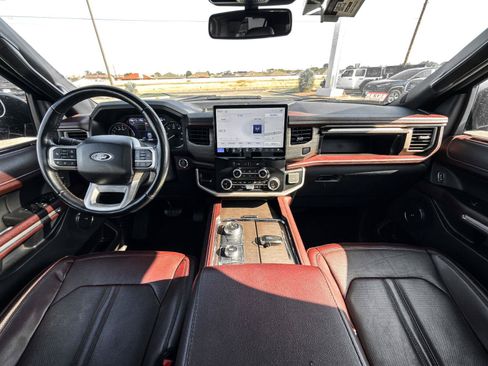 Used 2024 Ford Expedition Limited AWD/4WD image 16