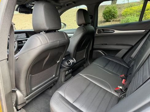 Used 2023 Alfa Romeo Stelvio Veloce image 29