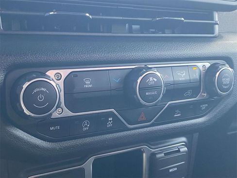 Used 2024 Jeep Wrangler Sport image 53