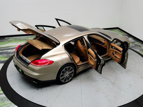Used 2016 Porsche Panamera Edition w/ Premium Package Plus image 41