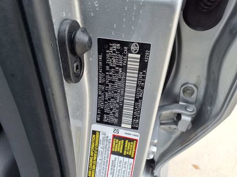Used 2018 Toyota Camry XLE FWD image 34