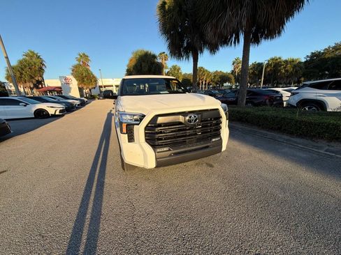 Used 2026 Toyota Tundra SR5 w/ SR5 Convenience Package AWD/4WD image 5